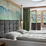 Berggasthaus Hoellensteinhuette Inn Tux