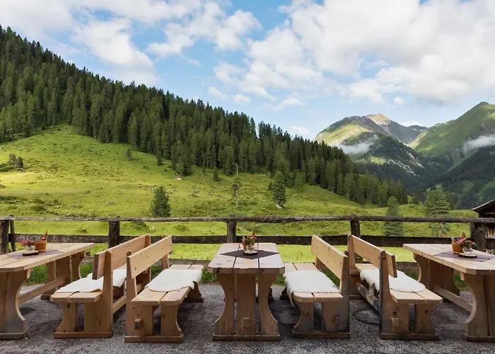 Berggasthaus Hoellensteinhuette イン トゥクス