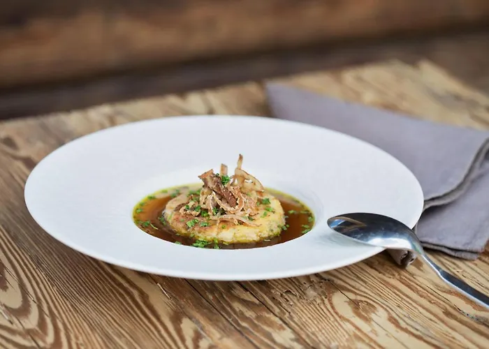 Berggasthaus Hoellensteinhuette トゥクス