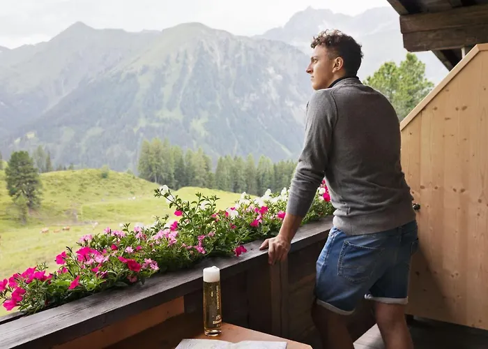 Berggasthaus Hoellensteinhuette 3* トゥクス