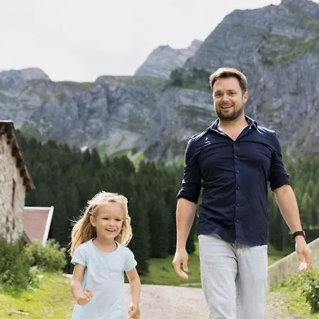 Berggasthaus Hollensteinhutte بيت ريفي