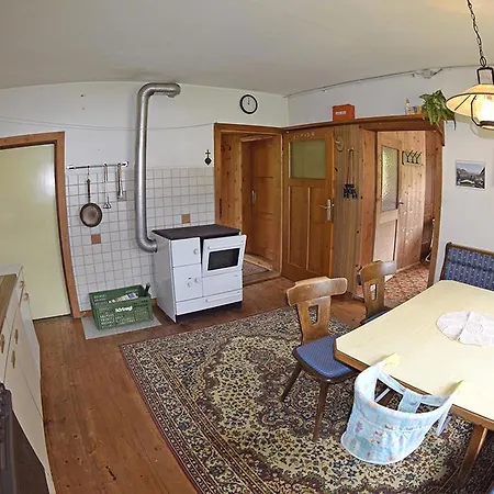 بيت ريفي Berggasthaus Hollensteinhutte